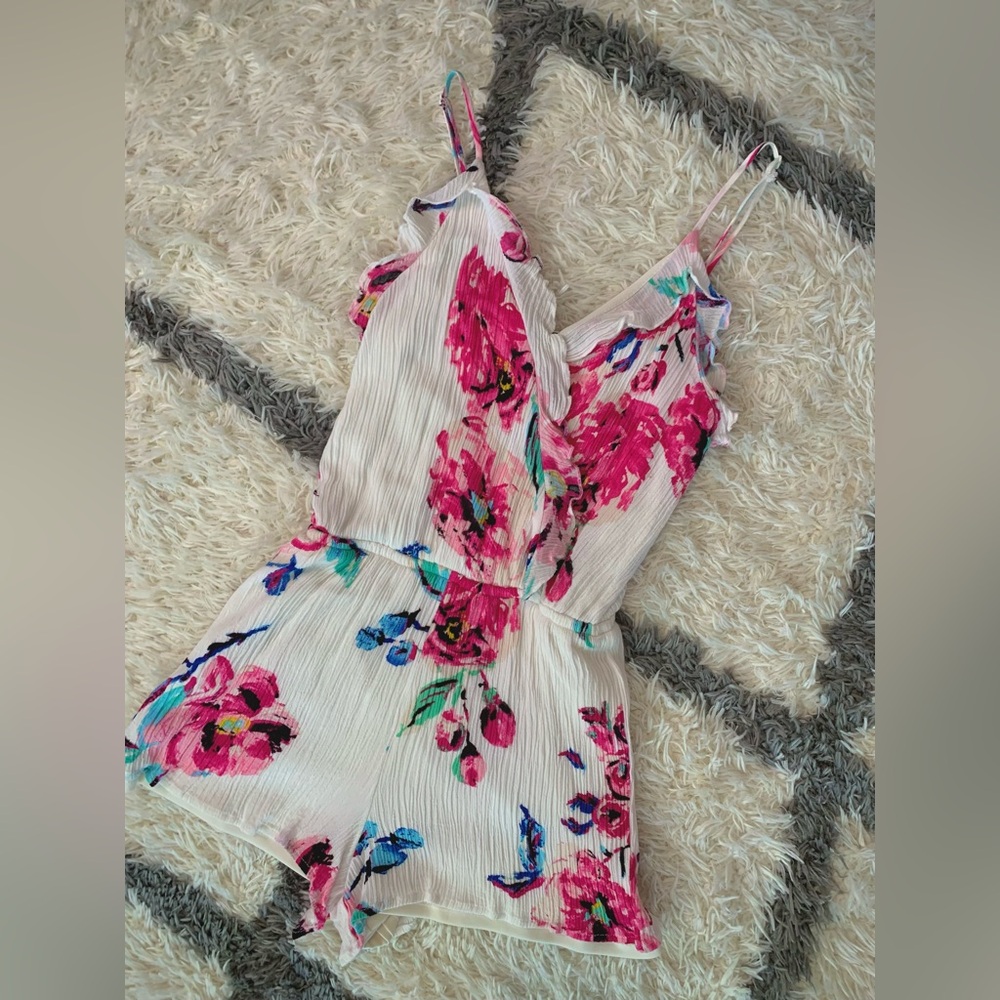 Pink and Cream Floral Romper by One Clothing - Picture 8 of 8